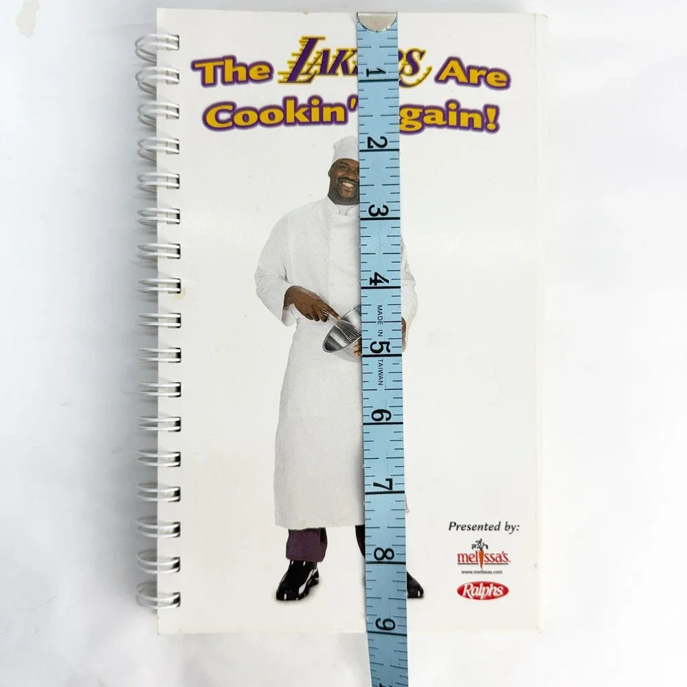 Los Angeles Lakers Are Cookin Again Cookbook 2001 Shaq Phil Jackson NBA Rare